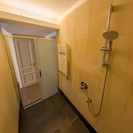 Apartment Pop In The Heart Of Trastevere 4 Guests *