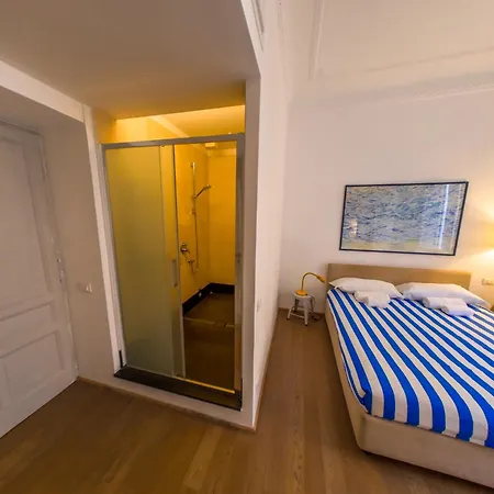 Apartment Pop In The Heart Of Trastevere 4 Guests